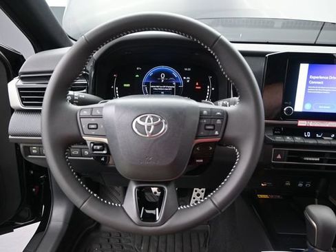 New 2026 Toyota Camry Hybrid FWD image 5