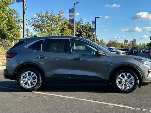 Certified 2024 Ford Escape Active image 9