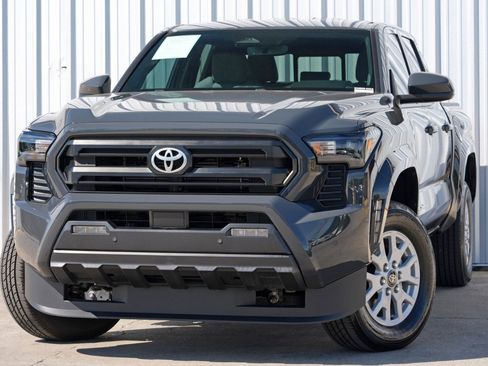 Used 2024 Toyota Tacoma SR5 w/ SR5 Upgrade Package image 3