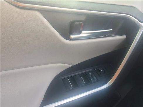 Used 2025 Toyota RAV4 XLE image 24