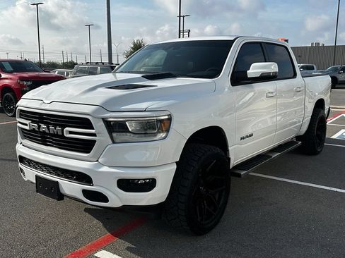 Used 2024 RAM 1500 Laramie AWD/4WD image 5