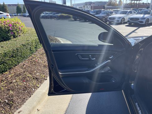 Certified 2022 Mercedes-Benz S 580 4MATIC Sedan image 13