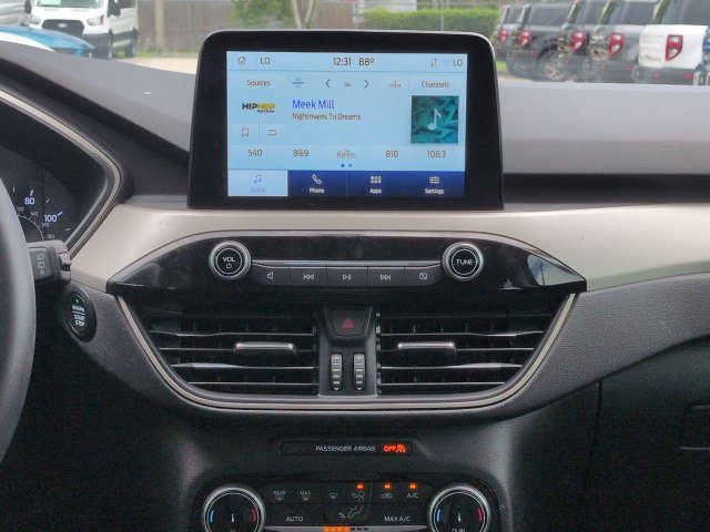 Certified 2022 Ford Escape SE w/ SE Sport Appearance Package FWD image 19