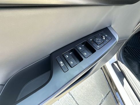 New 2025 Kia EV6 Wind image 16