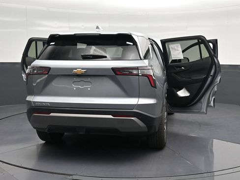 Used 2026 Chevrolet Equinox LT FWD image 29