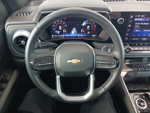 Used 2025 Chevrolet Colorado LT AWD/4WD image 17