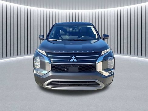 New 2026 Mitsubishi Outlander SE FWD image 2