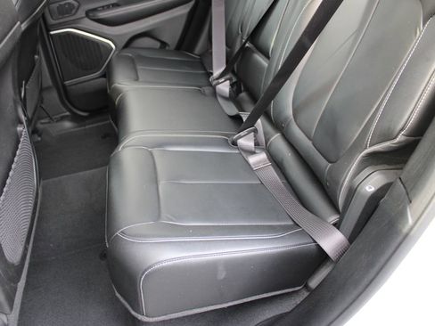 Used 2022 Jeep Grand Cherokee Limited image 21