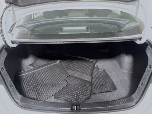 Used 2025 Toyota Corolla LE image 34