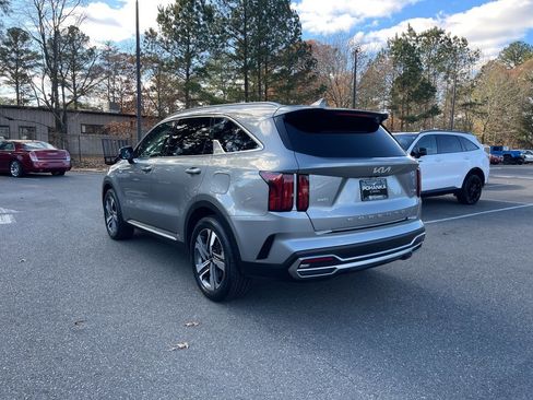 Certified 2022 Kia Sorento SX image 7