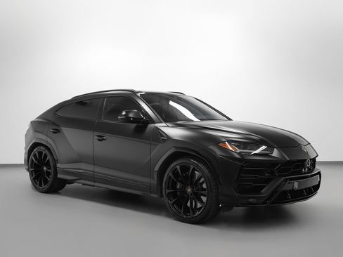 Used 2022 Lamborghini Urus AWD/4WD image 1