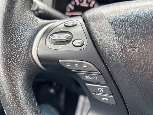 Used 2016 Nissan Pathfinder SV image 33