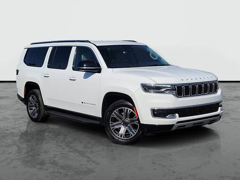 Used 2024 Jeep Wagoneer L Series II RWD image 1