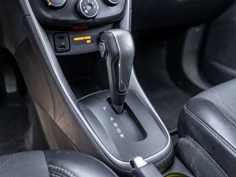 Used 2019 Chevrolet Trax LT w/ LT Convenience Package FWD image 24