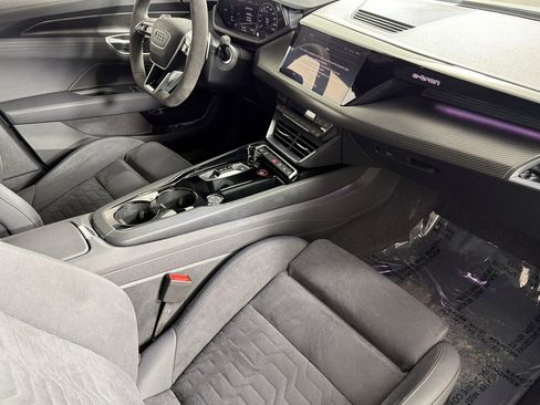 Used 2024 Audi e-tron GT Prestige w/ Prestige Package image 14