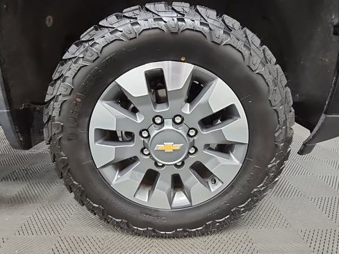 Used 2024 Chevrolet Silverado 2500 Custom w/ Custom Value Package image 41