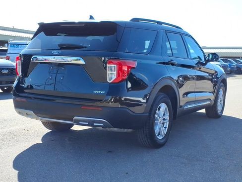 Used 2023 Ford Explorer XLT w/ Equipment Group 202A AWD/4WD image 5