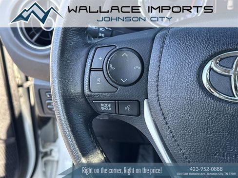 Used 2018 Toyota Corolla SE image 32