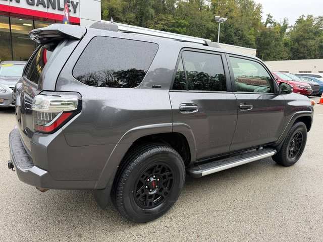 Certified 2023 Toyota 4Runner SR5 Premium w/ Moonroof Package AWD/4WD image 4