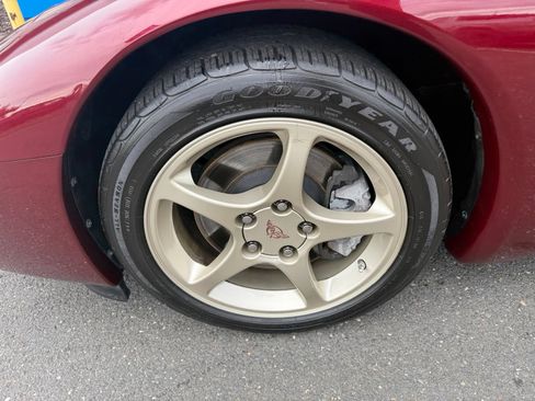 Used 2003 Chevrolet Corvette Coupe w/ Preferred Equipment Group RWD image 9