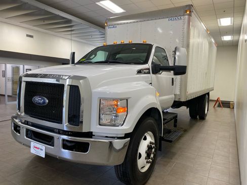 Used 2021 Ford F650 2WD Regular Cab Super Duty image 4