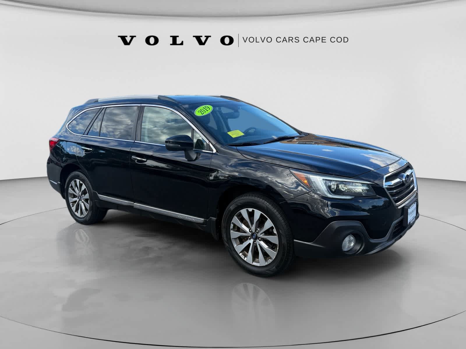 Used 2019 Subaru Outback 2.5i Touring AWD/4WD image 1