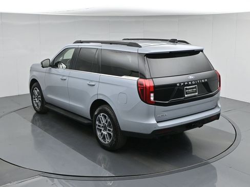 Used 2025 Ford Expedition Active image 43