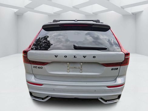 Certified 2026 Volvo XC60 B5 Ultra w/ Climate Package AWD/4WD image 4
