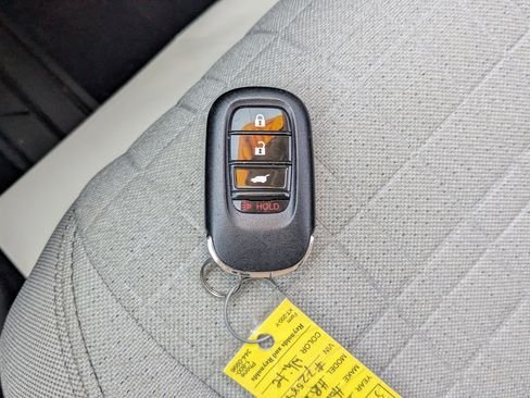 Used 2023 Honda HR-V LX image 32