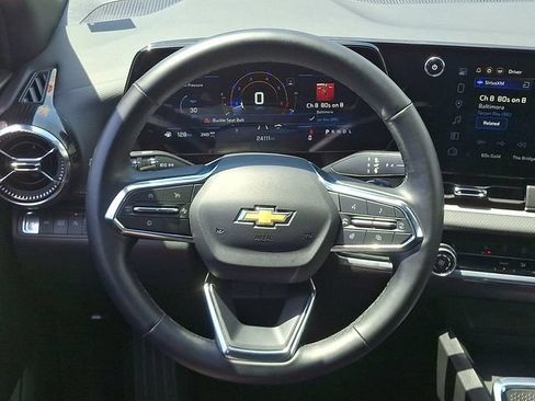 Used 2025 Chevrolet Equinox LT AWD/4WD image 19
