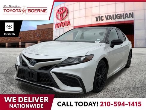 Used 2022 Toyota Camry XSE w/ Cold Weather Package image 1