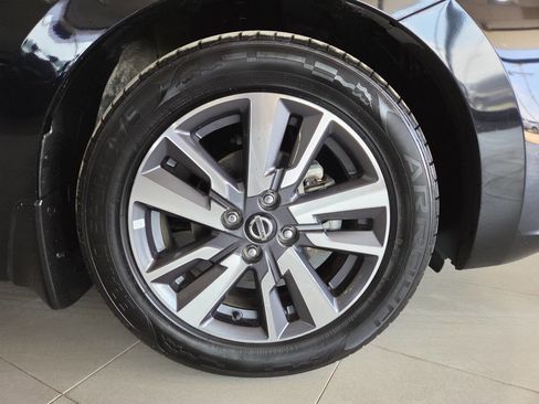 Used 2020 Nissan Versa SV FWD image 9