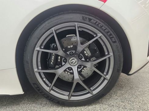 Used 2017 Acura NSX AWD/4WD image 36