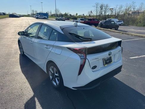 Used 2016 Toyota Prius Three Touring image 7