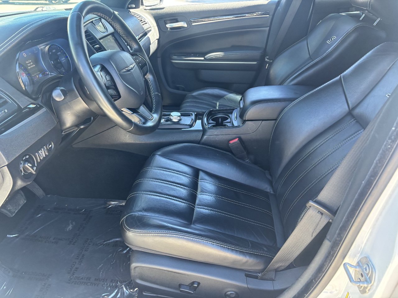 Used 2019 Chrysler 300 S w/ 300S Premium Group RWD image 17