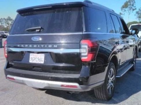 Used 2023 Ford Expedition Limited image 2