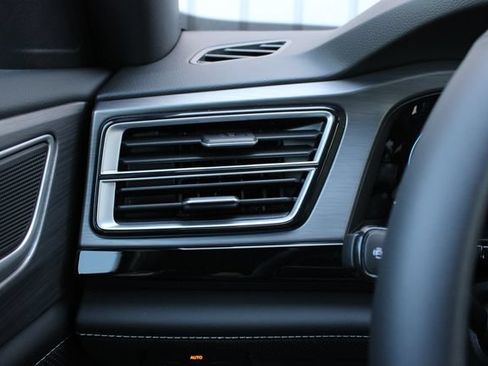 New 2026 Volkswagen Atlas Cross Sport SE AWD/4WD image 8