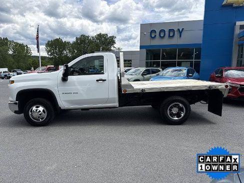Used 2026 Chevrolet Silverado 3500 W/T w/ Snow Plow Prep Package AWD/4WD image 2