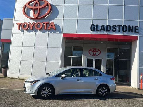 Certified 2022 Toyota Corolla LE image 2