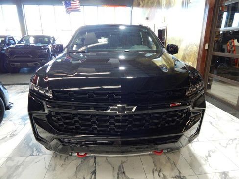 Used 2023 Chevrolet Suburban Z71 image 3