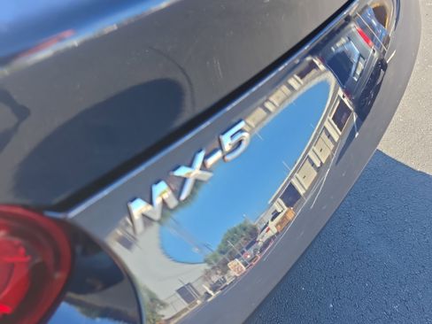 Used 2021 MAZDA MX-5 Miata RF Grand Touring image 5