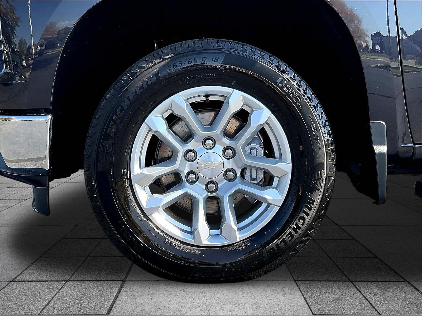 Used 2023 Chevrolet Silverado 1500 LT AWD/4WD image 37