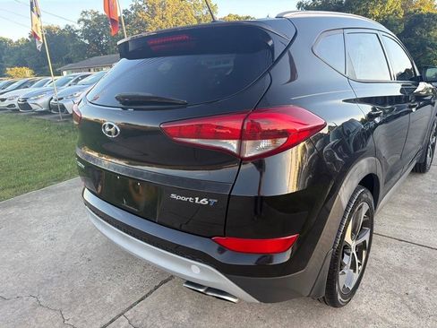 Used 2017 Hyundai Tucson Sport FWD image 8