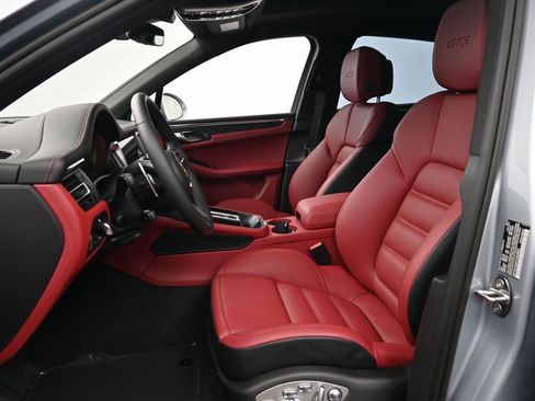 New 2026 Porsche Macan GTS image 5