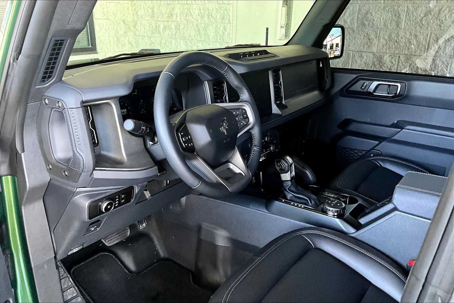 Used 2025 Ford Bronco Big Bend w/ Black Diamond Package AWD/4WD image 16