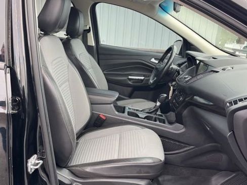 Used 2018 Ford Escape SE w/ SE Sport Appearance Package image 34