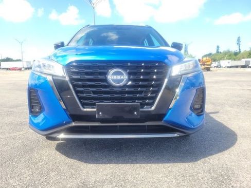 Used 2023 Nissan Kicks SR FWD image 4