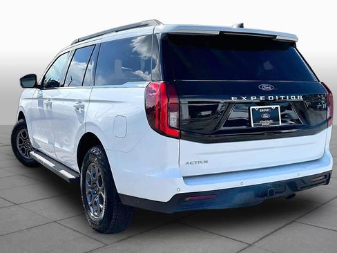 Used 2025 Ford Expedition Active AWD/4WD image 6