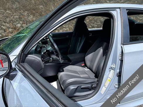 Used 2025 Honda Civic Sport image 23