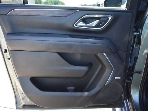 Used 2023 Chevrolet Suburban LT AWD/4WD image 35